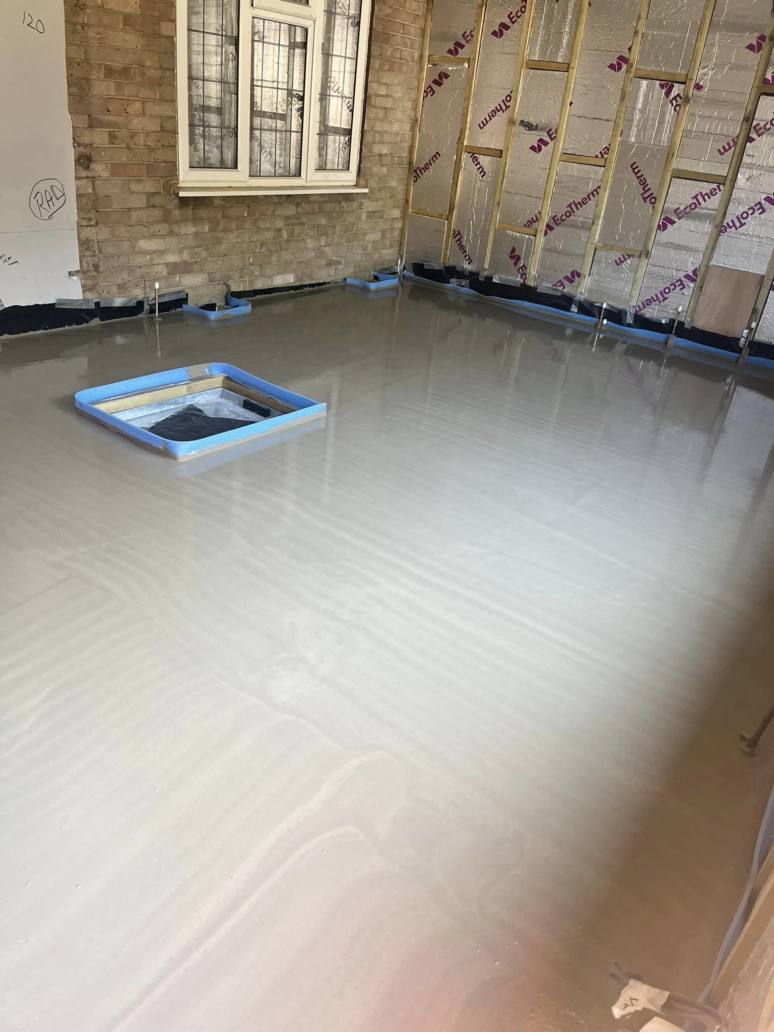 Liquid screed poured on ground floor